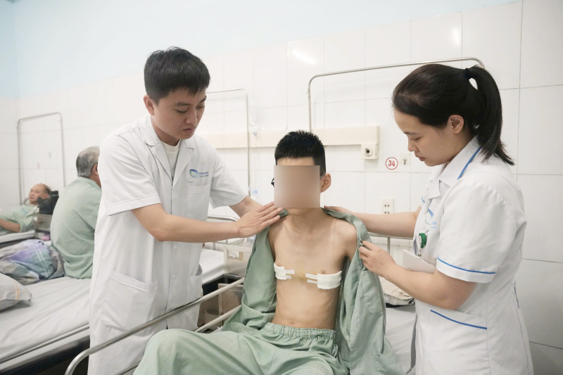 Bác sĩ Bệnh viện Bãi Cháy thực hiện thành công phẫu thuật điều trị ức gà - Bệnh viện Bãi Cháy