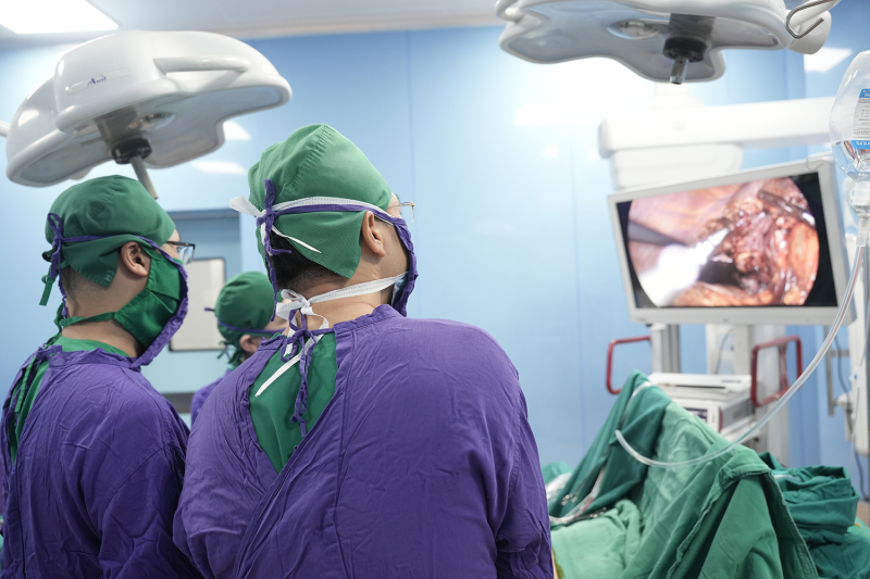 Nút mạch kết hợp phẫu thuật nội soi cắt gan: Điều trị ung thư gan đa mô thức, ít xâm lấn tại Bệnh viện Bãi Cháy - Bệnh viện Bãi Cháy